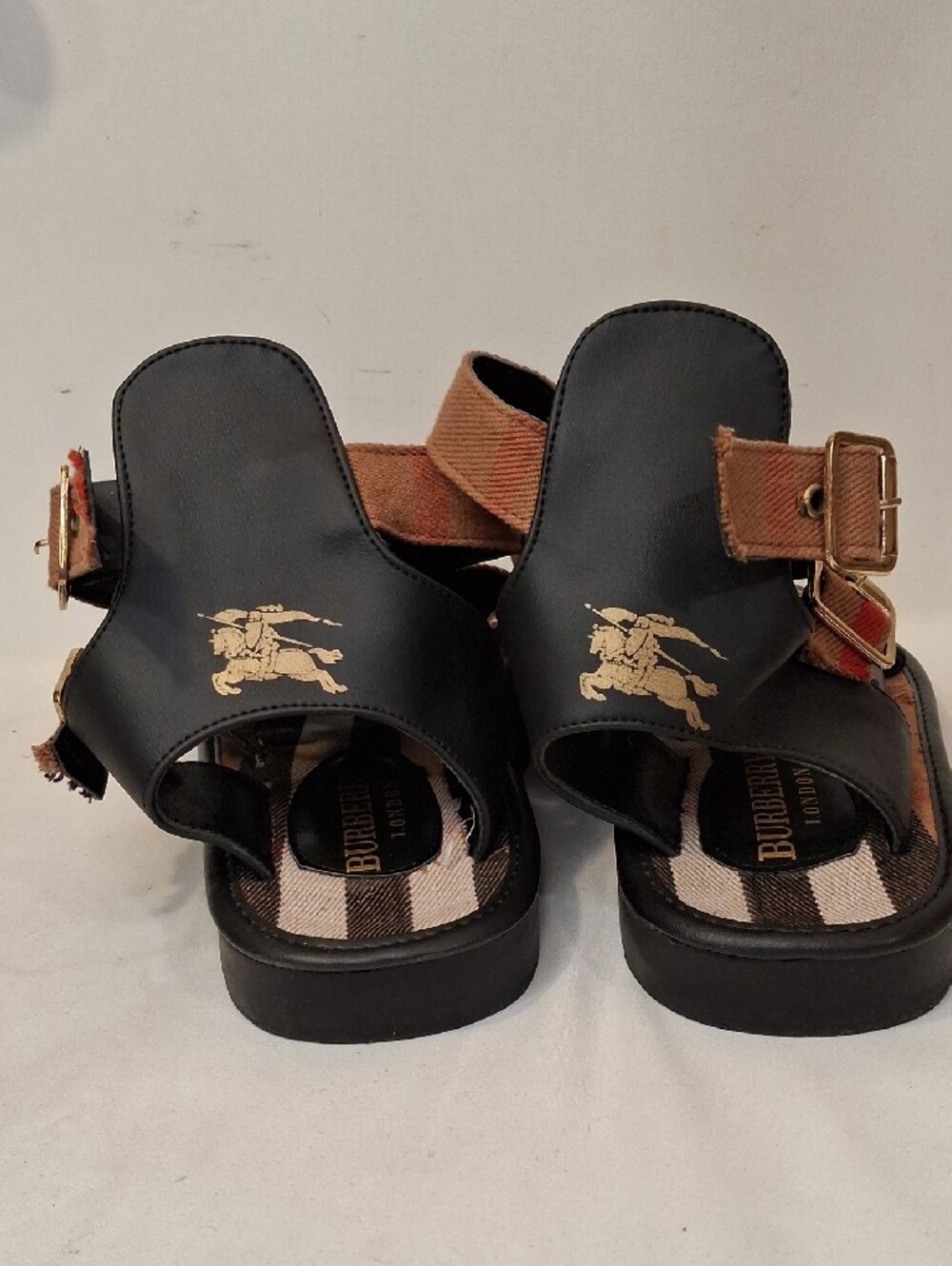 Burberry London Multicolor Plaid Women's Sandals with Logo Straps And Buckles - Picture 5 of 14
